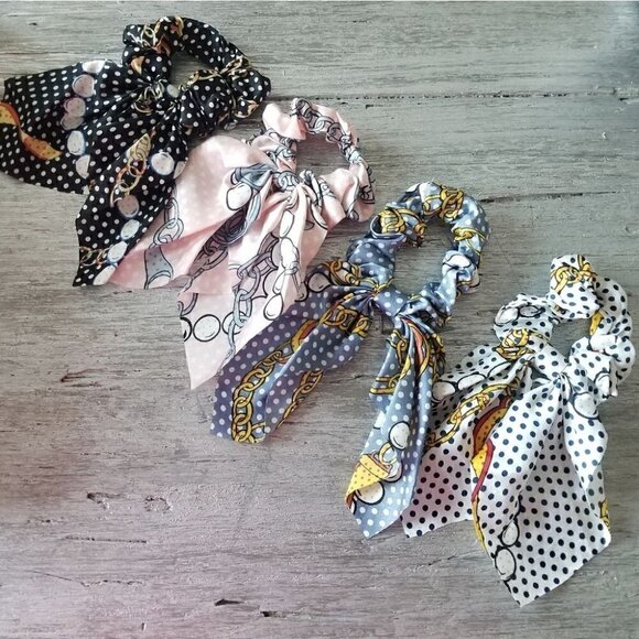 New! CHAIN PRINT Bow knot Scrunchie - Picture 2 of 11